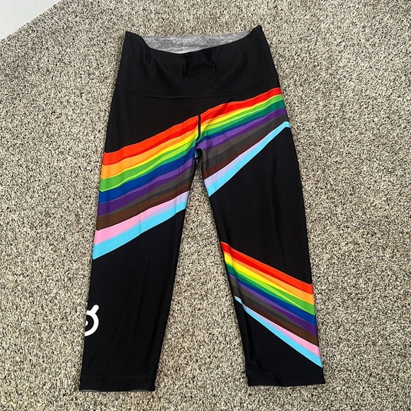 Peloton pride rain bow crop leggings size small - Picture 2 of 11